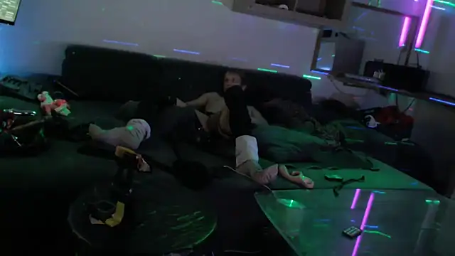 Snapshot of davidgntxxxxx chatting on December 15, 2025, 1:55 am davidgntxxxxx online show from December 15, 2025, 1:55 am