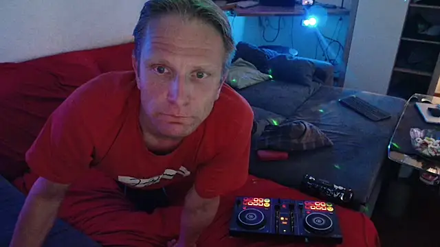 Snapshot of davidgntxxxxx chatting on May 2, 2026, 2:55 pm davidgntxxxxx online show from May 2, 2026, 2:55 pm