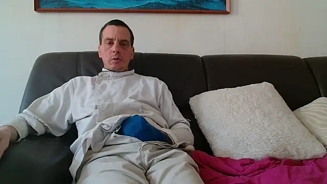 Snapshot of cloupefun chatting on January 18, 2026, 1:47 pm cloupefun online show from January 18, 2026, 1:47 pm