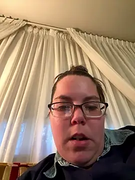 Snapshot of LacieStar chatting on December 2, 2024, 10:07 pm LacieStar online show from December 2, 2024, 10:07 pm