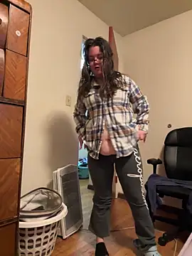 Snapshot of LacieStar chatting on December 6, 2024, 5:28 pm LacieStar online show from December 6, 2024, 5:28 pm