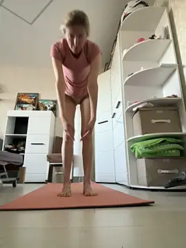 Snapshot of angelmommu chatting on October 29, 2025, 5:17 am angelmommu online show from October 29, 2025, 5:17 am