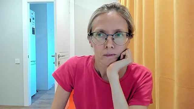 Snapshot of angelmommu chatting on September 21, 2025, 7:57 am angelmommu online show from September 21, 2025, 7:57 am