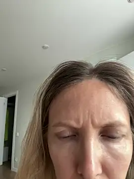 angelmommu online show from July 10, 2026, 5:18 am
