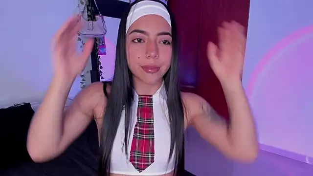 little kayla  online show from March 31, 2026, 9:39 pm