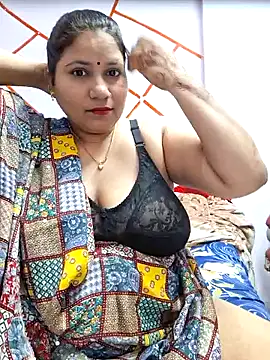 Snapshot of MOM-SUN-COUPLE chatting on February 15, 2025, 9:27 am MOM-SUN-COUPLE online show from February 15, 2025, 9:27 am