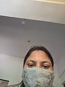 Snapshot of MOM-SUN-COUPLE chatting on October 13, 2025, 9:00 am MOM-SUN-COUPLE online show from October 13, 2025, 9:00 am