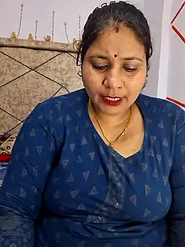 Snapshot of MOM-SUN-COUPLE chatting on February 23, 2025, 8:11 pm MOM-SUN-COUPLE online show from February 23, 2025, 8:11 pm