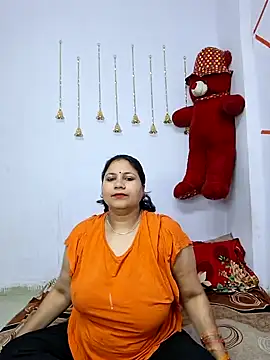 Snapshot of MOM-SUN-COUPLE chatting on February 7, 2025, 10:19 am MOM-SUN-COUPLE online show from February 7, 2025, 10:19 am