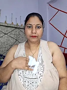 Snapshot of MOM-SUN-COUPLE chatting on February 21, 2025, 9:34 am MOM-SUN-COUPLE online show from February 21, 2025, 9:34 am