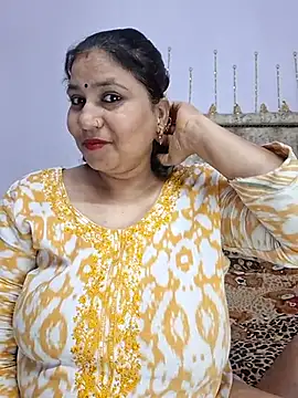 Snapshot of MOM-SUN-COUPLE chatting on March 21, 2025, 5:23 pm MOM-SUN-COUPLE online show from March 21, 2025, 5:23 pm