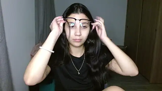 mia  lopez  online show from October 21, 2025, 1:16 am