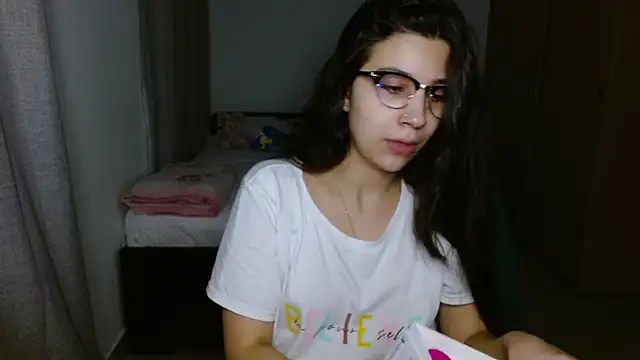 Snapshot of mia__lopez_ chatting on November 24, 2025, 1:05 am mia lopez online show from November 24, 2025, 1:05 am