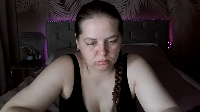 Snapshot of uliastar chatting on June 23, 2026, 6:33 am uliastar online show from June 23, 2026, 6:33 am