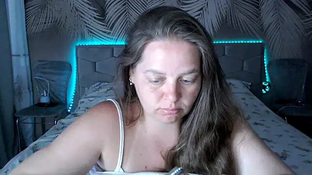 Snapshot of uliastar chatting on August 1, 2026, 6:22 am uliastar online show from August 1, 2026, 6:22 am