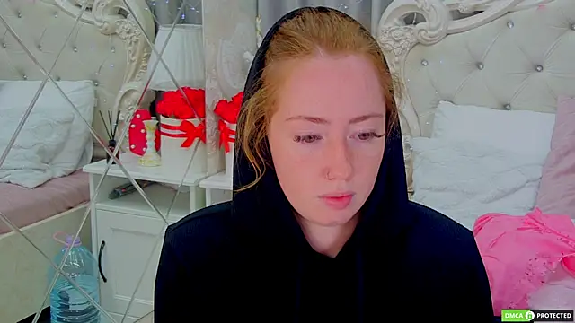 TinaBrook online show from September 9, 2025, 4:22 am