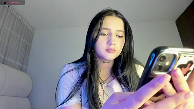 Snapshot of Hott_Hanna chatting on April 5, 2026, 1:23 am Hott Hanna online show from April 5, 2026, 1:23 am