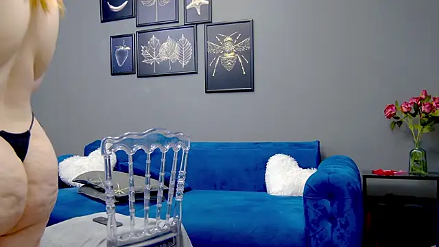 Katewalker  online show from March 7, 2025, 9:17 pm