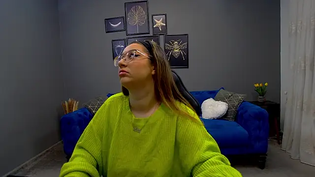 Katewalker  online show from February 4, 2025, 6:06 pm