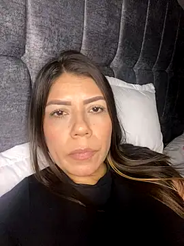 martina contreras online show from November 1, 2025, 8:08 am