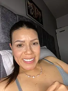 martina contreras online show from February 8, 2026, 7:06 am