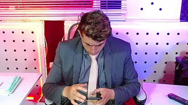 Snapshot of Darko0717 chatting on November 9, 2025, 2:32 pm Darko0717 online show from November 9, 2025, 2:32 pm