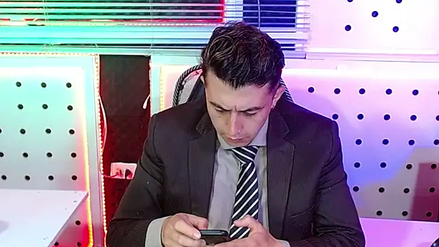 Snapshot of Darko0717 chatting on November 17, 2025, 1:48 pm Darko0717 online show from November 17, 2025, 1:48 pm