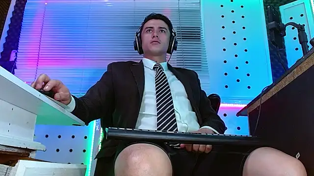 Darko0717 online show from May 18, 2026, 2:01 am
