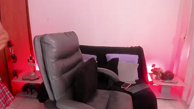 Cata green online show from October 31, 2025, 8:38 pm