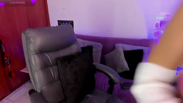 Cata green online show from February 10, 2026, 7:57 pm