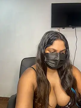 Snapshot of Black_Beauty997 chatting on October 29, 2025, 4:39 pm Black Beauty997 online show from October 29, 2025, 4:39 pm