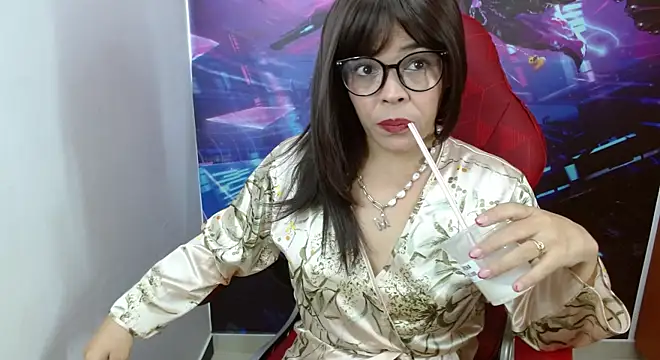 Snapshot of Abril_Beltran_ chatting on February 9, 2025, 3:12 pm Abril Beltran online show from February 9, 2025, 3:12 pm