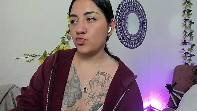 Snapshot of Hanna_moore1 chatting on February 4, 2025, 1:02 am Hanna moore1 online show from February 4, 2025, 1:02 am