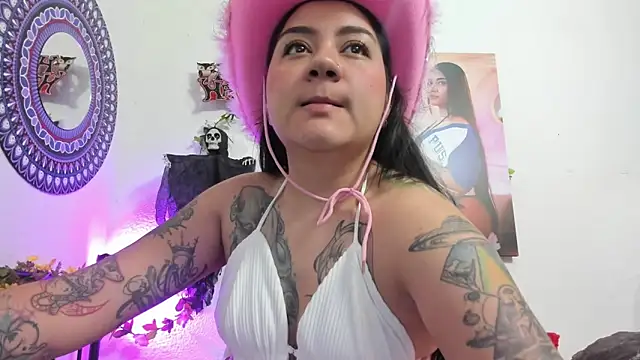 Snapshot of Hanna_moore1 chatting on October 31, 2025, 8:27 pm Hanna moore1 online show from October 31, 2025, 8:27 pm