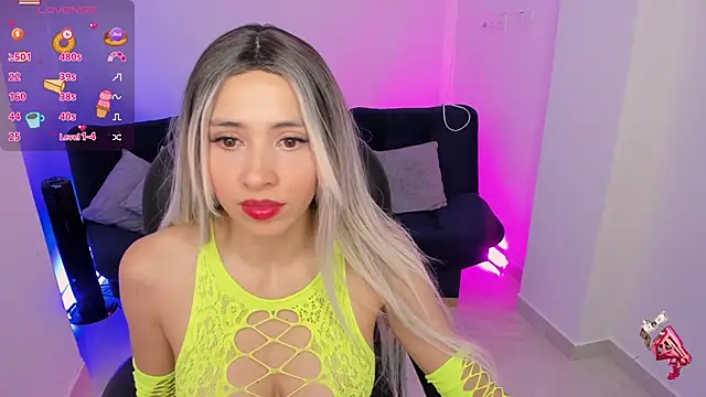 Snapshot of emilly_smith_1 chatting on November 29, 2025, 7:19 am emilly smith 1 online show from November 29, 2025, 7:19 am