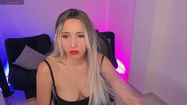 Snapshot of emilly_smith_1 chatting on November 8, 2025, 11:08 pm emilly smith 1 online show from November 8, 2025, 11:08 pm