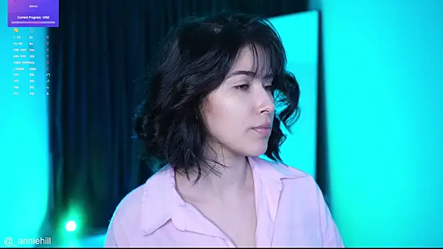 anniehillofficial online show from March 5, 2025, 9:04 pm