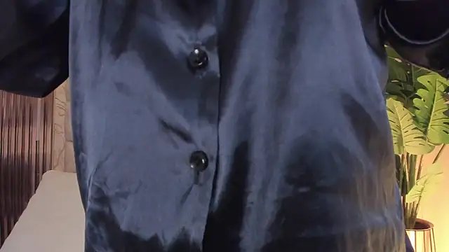 Gaia Stone online show from April 16, 2026, 12:28 pm