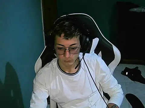 Snapshot of Jughead_16 chatting on October 9, 2025, 4:13 am Jughead 16 online show from October 9, 2025, 4:13 am