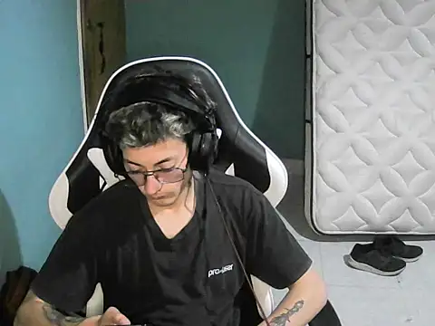 Snapshot of Jughead_16 chatting on October 3, 2025, 2:15 am Jughead 16 online show from October 3, 2025, 2:15 am