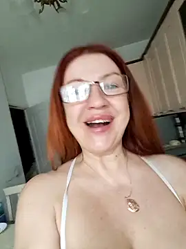 KiraXTender online show from May 7, 2026, 10:35 pm