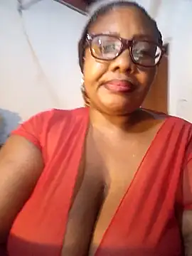 Snapshot of YELLOW_BONE chatting on December 14, 2025, 9:20 pm YELLOW BONE online show from December 14, 2025, 9:20 pm