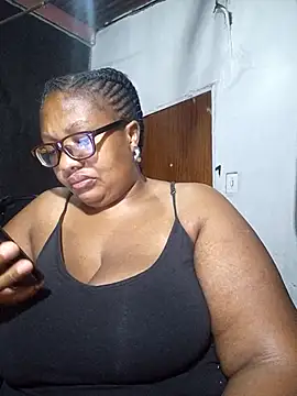 Snapshot of YELLOW_BONE chatting on March 6, 2025, 12:54 am YELLOW BONE online show from March 6, 2025, 12:54 am