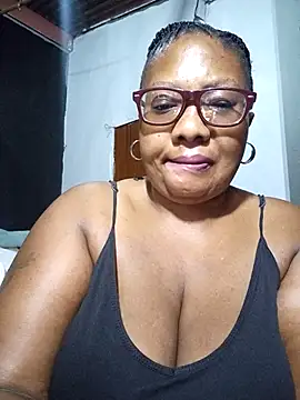 Snapshot of YELLOW_BONE chatting on February 25, 2025, 12:47 am YELLOW BONE online show from February 25, 2025, 12:47 am