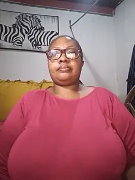 Snapshot of YELLOW_BONE chatting on June 18, 2026, 8:25 pm YELLOW BONE online show from June 18, 2026, 8:25 pm