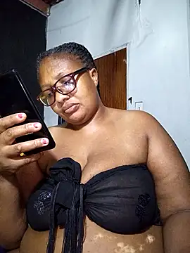 Snapshot of YELLOW_BONE chatting on March 20, 2025, 5:13 am YELLOW BONE online show from March 20, 2025, 5:13 am