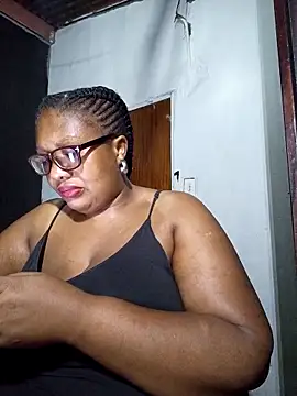 Snapshot of YELLOW_BONE chatting on March 7, 2025, 12:58 am YELLOW BONE online show from March 7, 2025, 12:58 am