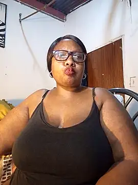 Snapshot of YELLOW_BONE chatting on November 26, 2025, 8:53 pm YELLOW BONE online show from November 26, 2025, 8:53 pm