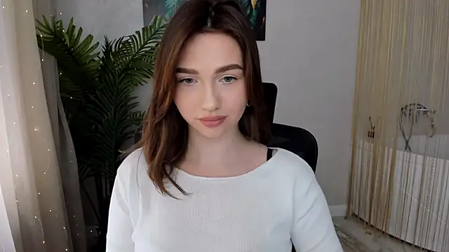 Snapshot of GracefulLook chatting on February 27, 2025, 11:28 am GracefulLook online show from February 27, 2025, 11:28 am