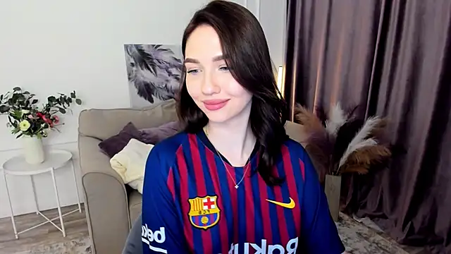 Snapshot of GracefulLook chatting on September 18, 2025, 8:01 pm GracefulLook online show from September 18, 2025, 8:01 pm